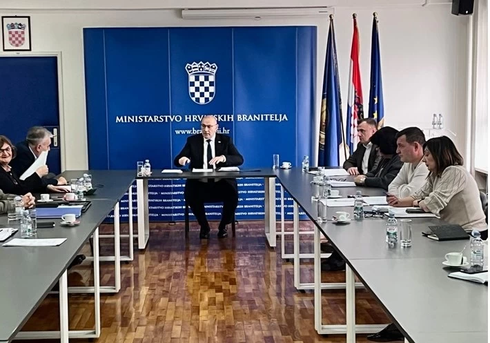 Ministar Medved s predstavnicima Udruge 100%-tnih HRVI I. skupine